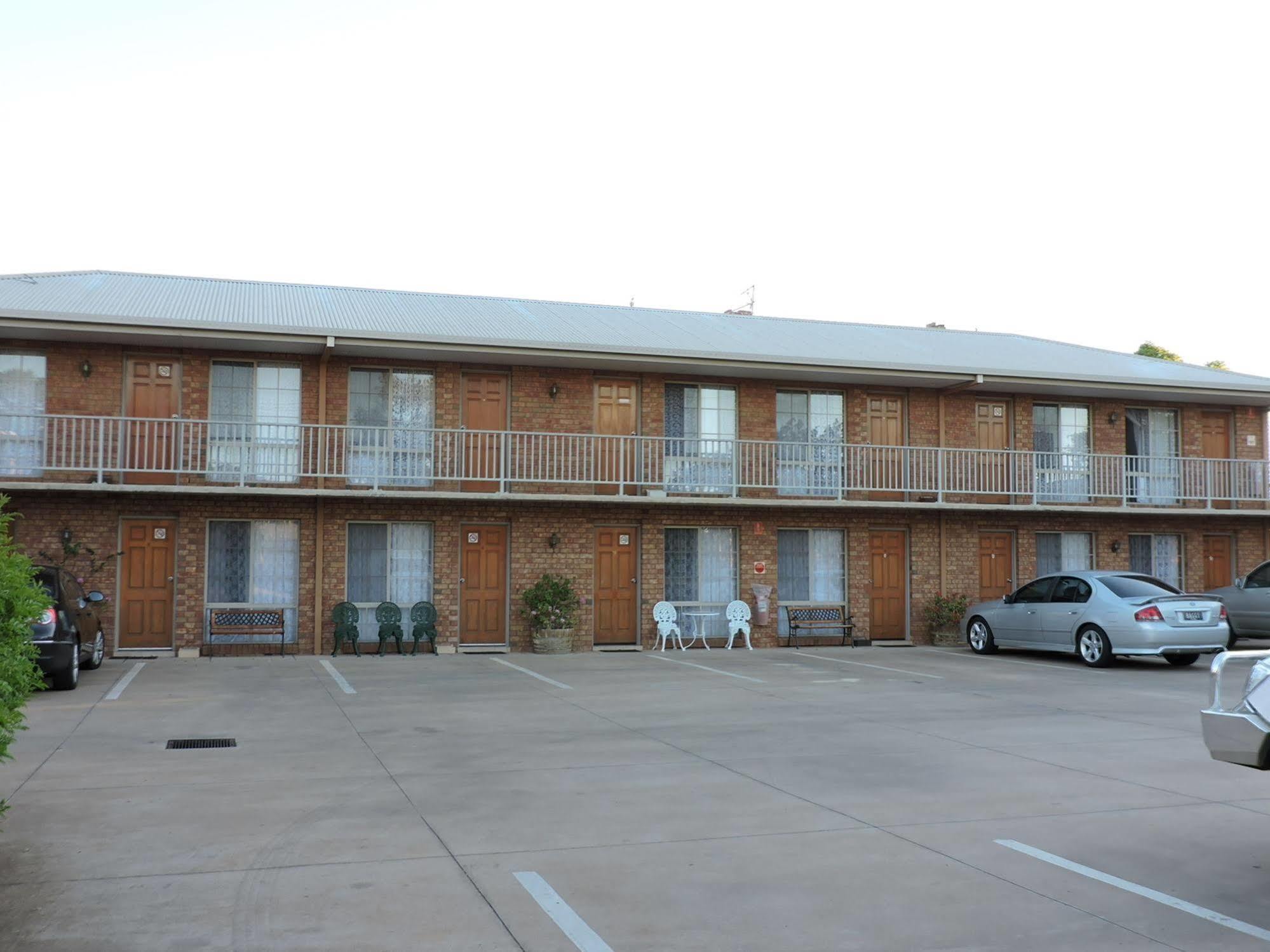 Red Cliffs Colonial Motor Lodge, Mildura Region Екстериор снимка