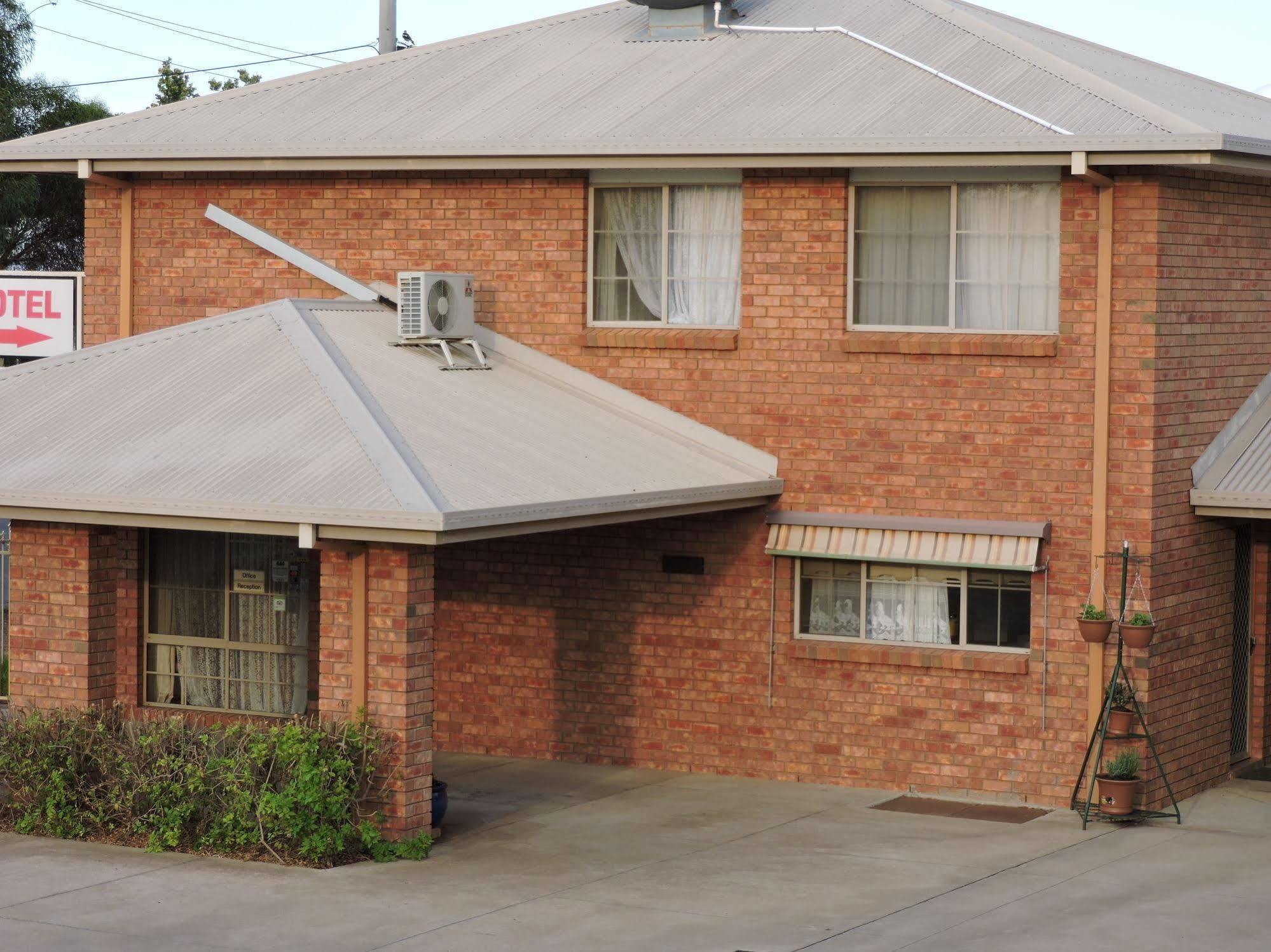 Red Cliffs Colonial Motor Lodge, Mildura Region Екстериор снимка
